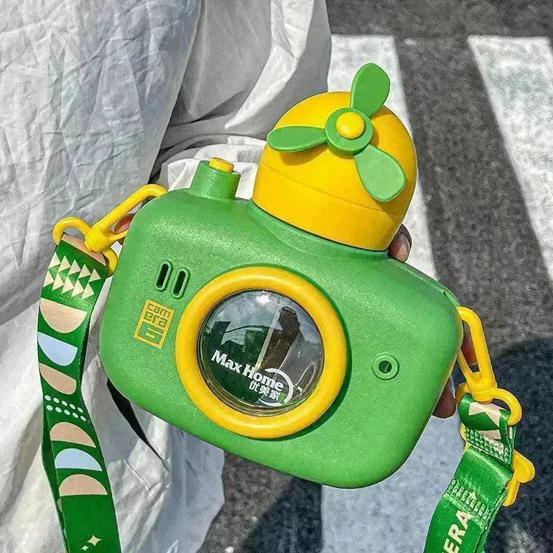 Kawaii Camera Bottle (550 ml)