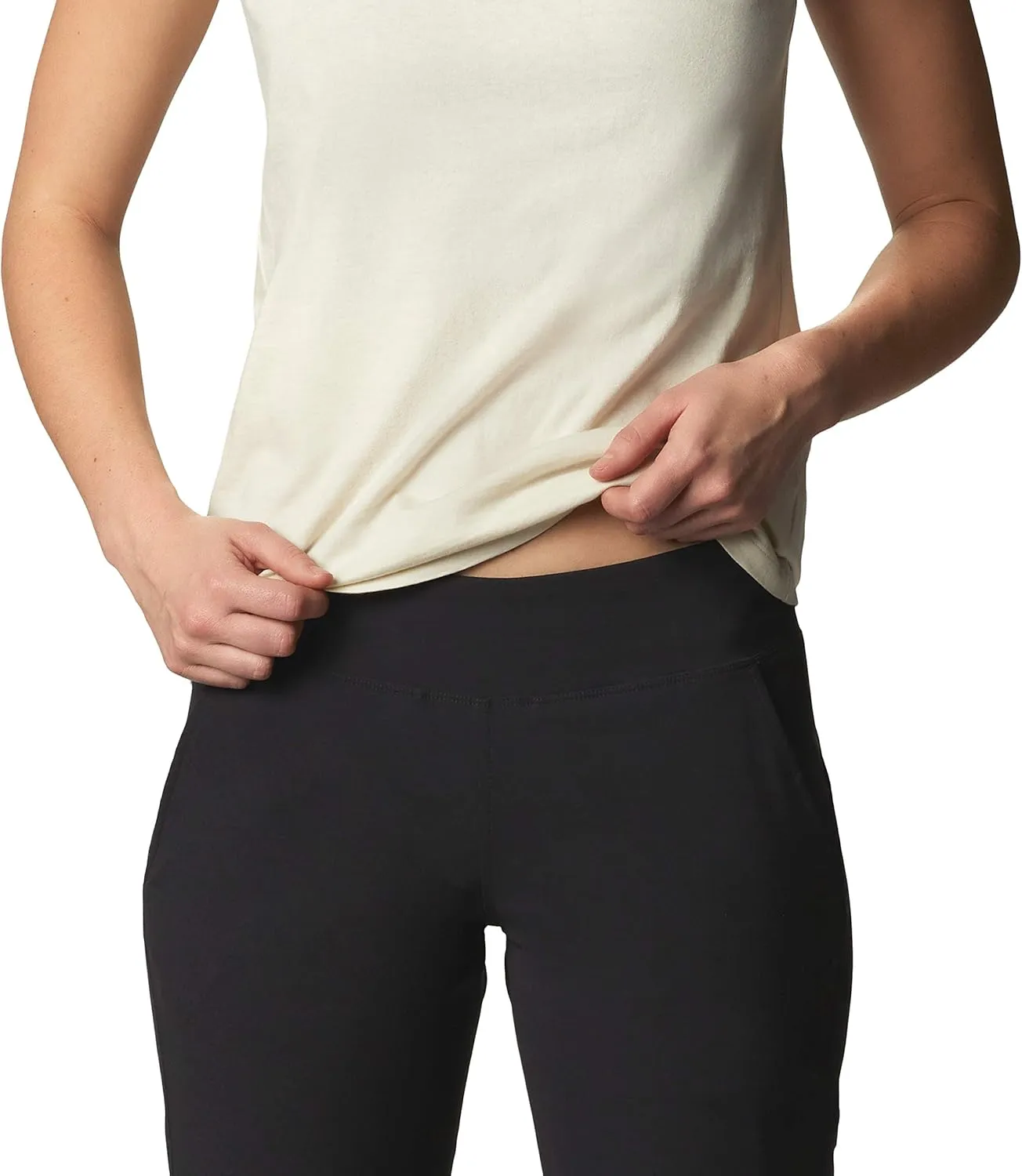 Mountain Hardwear Women's Dynama/2 Capri Pant for Climbing, Camping, and Everyday Wear | Odor-Resistant and Sun Protection