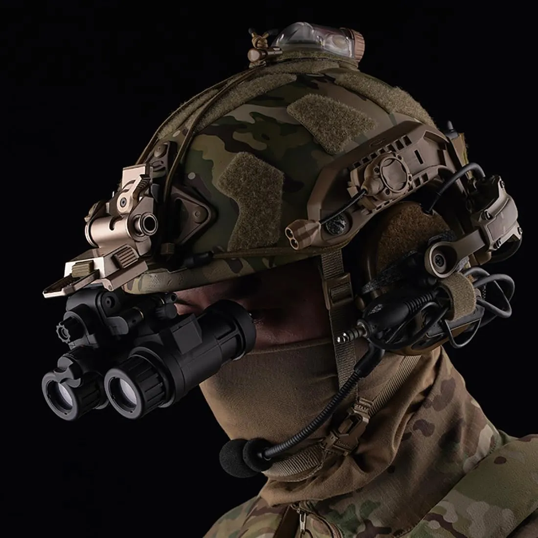 Tactical Airsoft Hunting Dummy AN/PVS31 Night Vision Goggles with Helmet Mount, No Function Binoculars Night Vision NVG Model Cosplay Prop