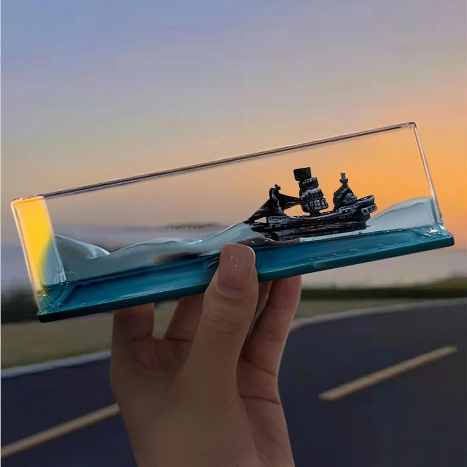 Unsinkable Boat in a Box, Cruise Ship Fluid Drift Bottle, Unsinkable Cruise Ship Toy, Cruise Ship Fluid Drift Model Decoration, Home Decoration Toys Gift. (Black)