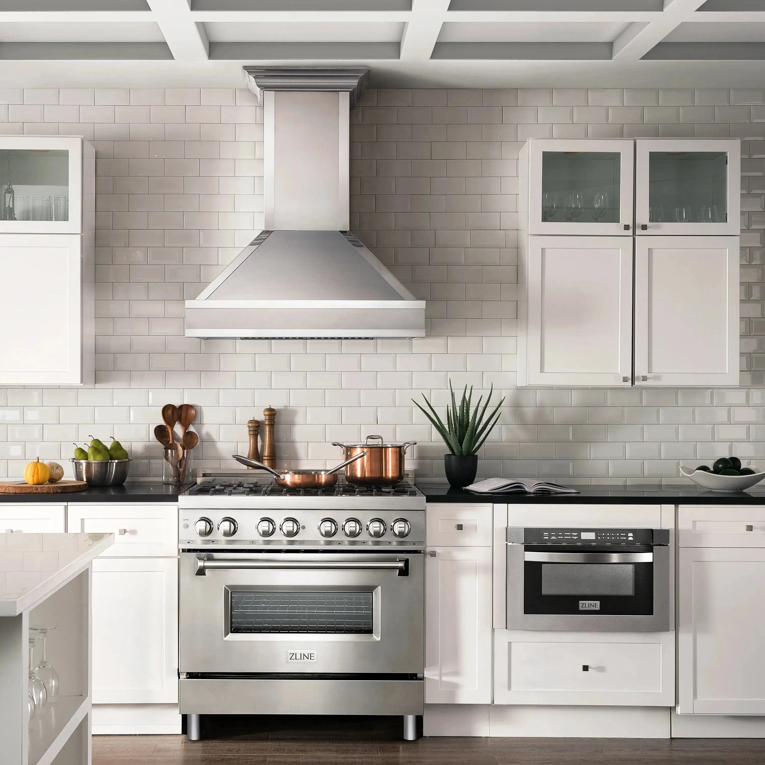 ZLINE 36" 4.6 cu. ft. Dual Fuel Range with Gas Stove and Electric Oven in Stainless Steel with Brass Burners (RA-BR-36)