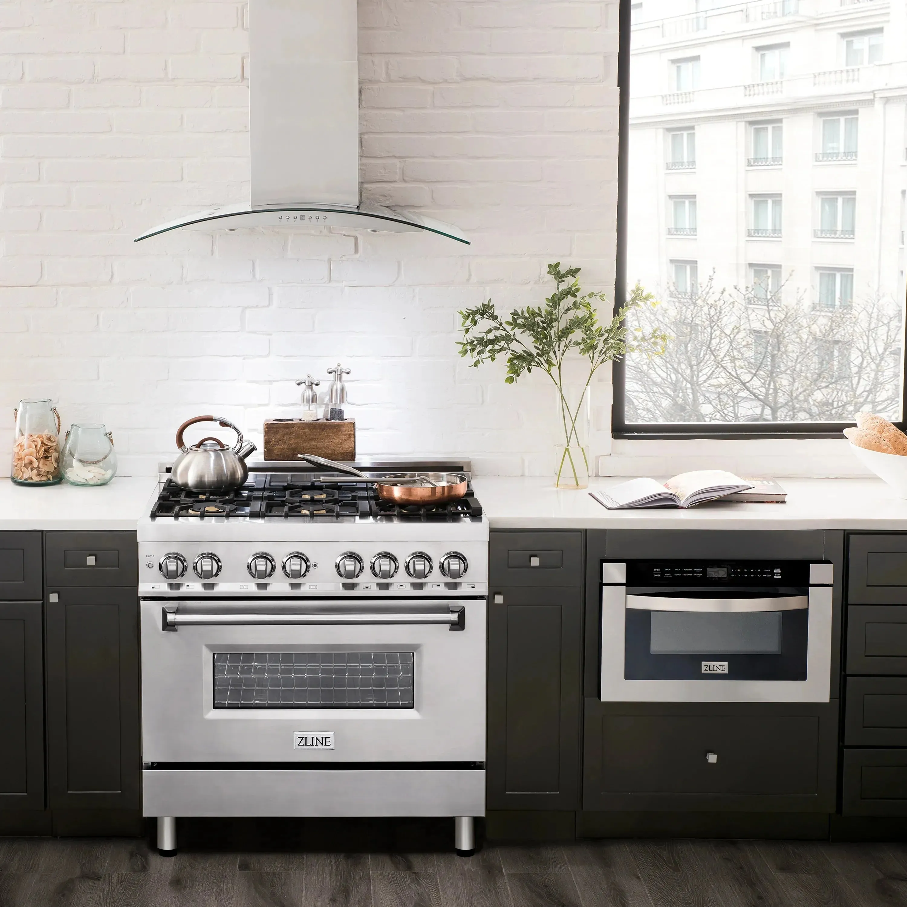 ZLINE 36" 4.6 cu. ft. Dual Fuel Range with Gas Stove and Electric Oven in Stainless Steel with Brass Burners (RA-BR-36)